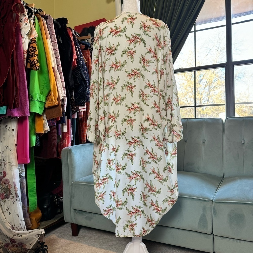 EUC Signature Off White Floral Caftan - Never Worn - Picture 2 of 4